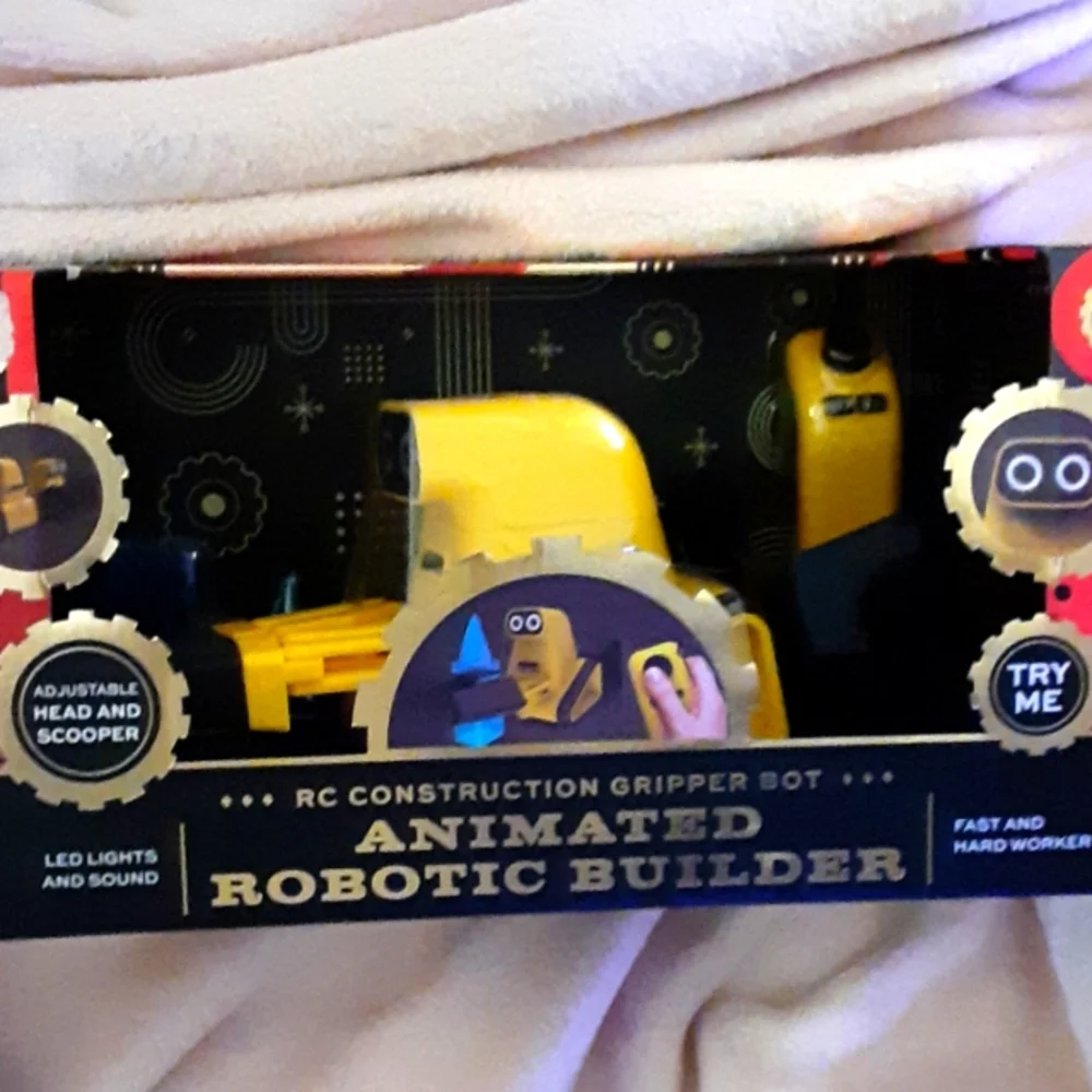 FAO SCHWARZ animated robotic builder Construction gripper bot RemoteContrl NEW …